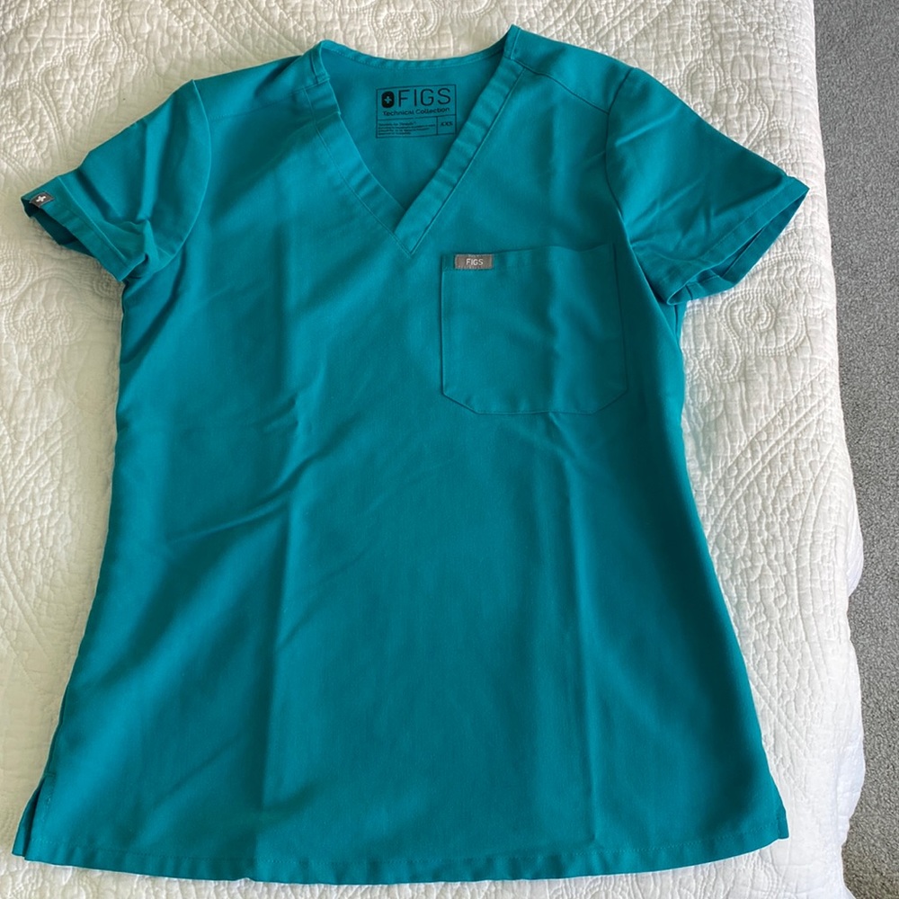 Figs Catarina Scrub Top in Caribbean Blue
